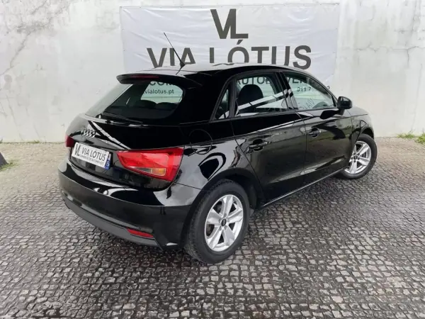 Audi A1 Sportback 2018 - 15250 EUR, 85720 km - AUTO.MOTO.pt - 85720km - foto 5 de 17
