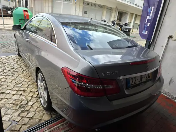 Mercedes-Benz E 250 2010 - 15999 EUR, 212000 km - 212000km - foto 4 de 23