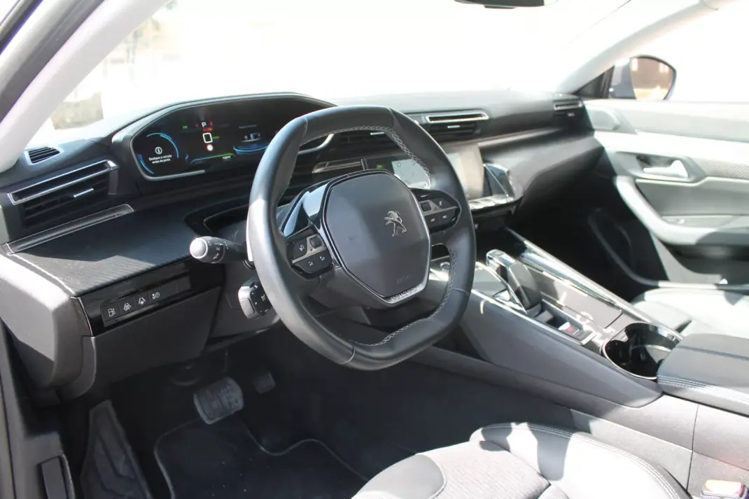 Peugeot 508 SW 2021 - 20980 EUR, 96582 km - 96582km - foto 11 de 16