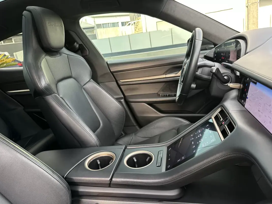 Porsche Taycan 2021 - 99900 EUR, 66000 km - 66000km - foto 64 de 71