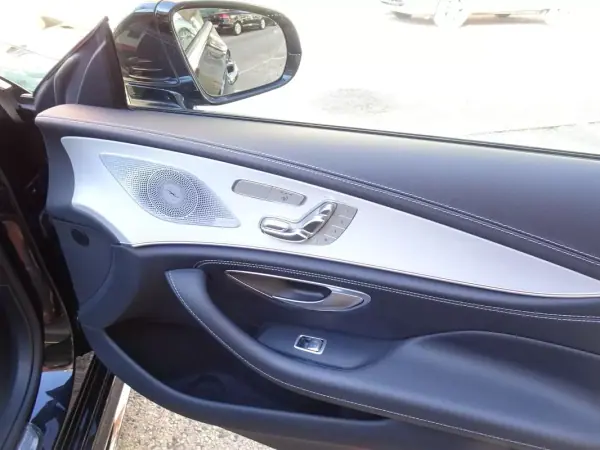Mercedes-Benz CLS 300 2019 - 46500 EUR, 103200 km - 103200km - foto 30 de 52