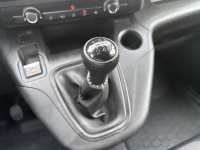 Peugeot Partner 1.5HDI 3lugares 2021 - 11900 EUR, 160000 km - AUTO.MOTO.pt - 160000km - foto 29 de 47