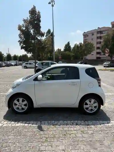 Toyota iQ 2013 - 8000 EUR, 134866 km - AUTO.MOTO.pt - 134866km - foto 5 de 15