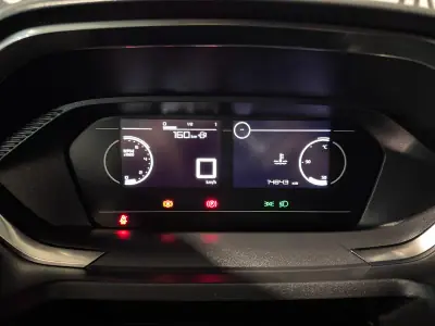 Peugeot 2025 - 20900 EUR, 14800 km - AUTO.MOTO.pt - 14800km - foto 43 de 51