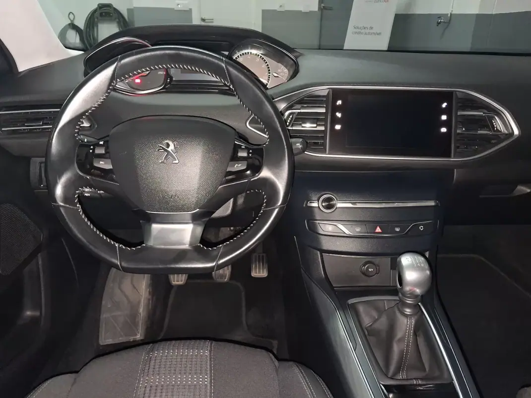 Peugeot 308 SW 2018 - 8990 EUR, 134000 km - 134000km - foto 12 de 26