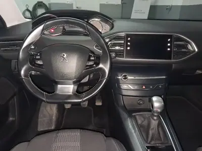 Peugeot 308 SW 2018 - 8990 EUR, 134000 km - 134000km - foto 12 de 26