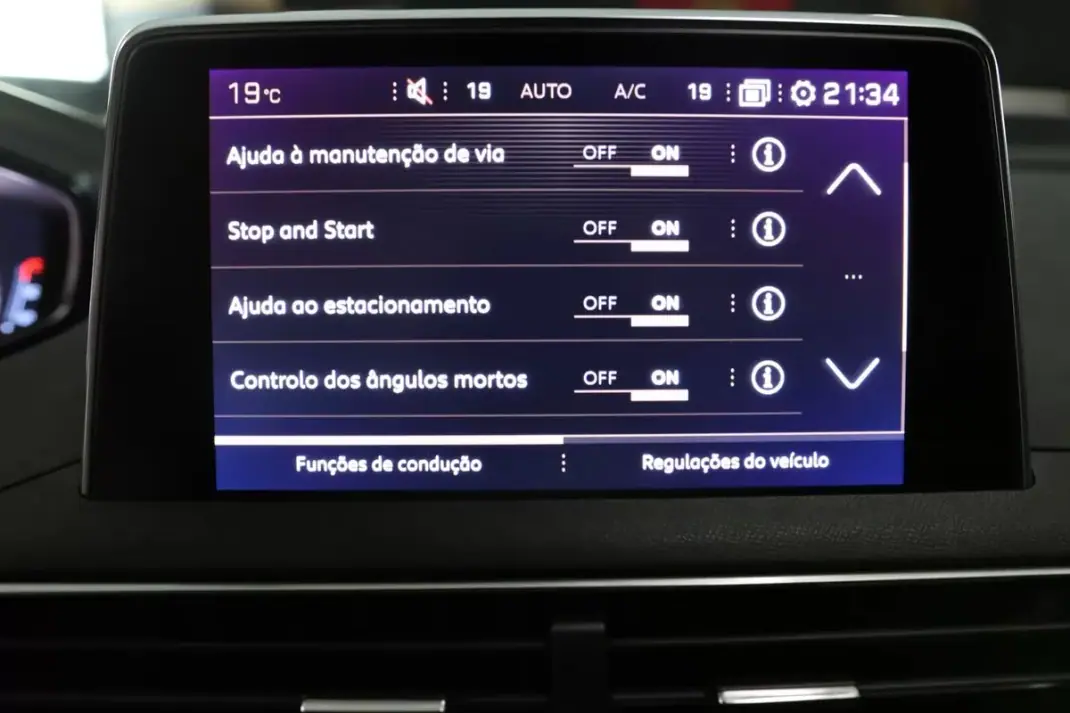 Peugeot 5008 2020 - 23900 EUR, 135783 km - AUTO.MOTO.pt - 135783km - foto 5 de 42