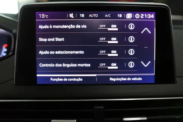 Peugeot 5008 2020 - 23900 EUR, 135783 km - AUTO.MOTO.pt - 135783km - foto 5 de 42