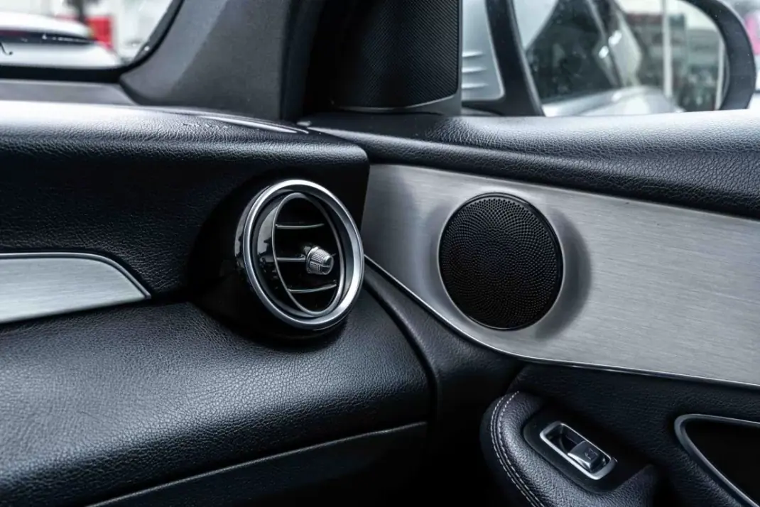 Mercedes-Benz GLC 250 2018 - 33900 EUR, 186200 km - AUTO.MOTO.pt - 186200km - foto 15 de 19