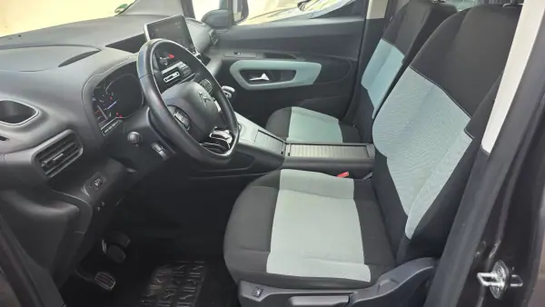 Citroën Berlingo 2019 - 15990 EUR, 138000 km - AUTO.MOTO.pt - 138000km - foto 6 de 11