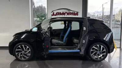 BMW i3 2016 - 12999 EUR, 76021 km - AUTO.MOTO.pt - 76021km - foto 4 de 27