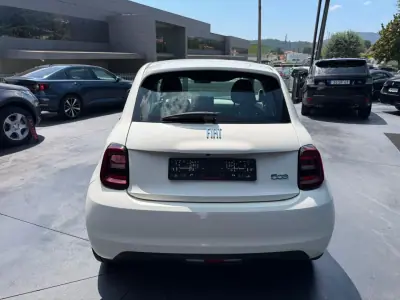 Fiat 500e 2022 - 17000 EUR, 8900 km - AUTO.MOTO.pt - 8900km - foto 5 de 12