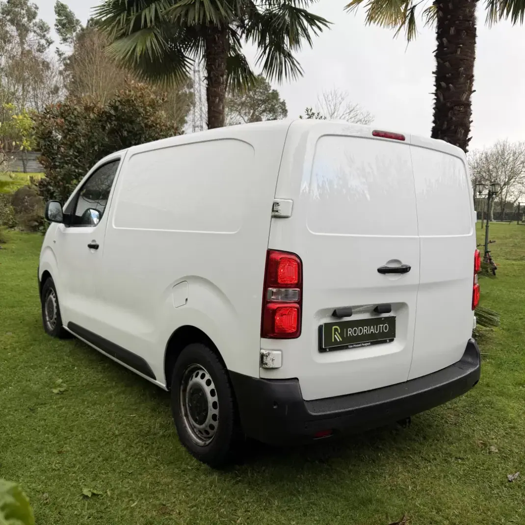 Peugeot Expert 2016 - 12990 EUR, 180000 km - AUTO.MOTO.pt - 180000km - foto 6 de 27