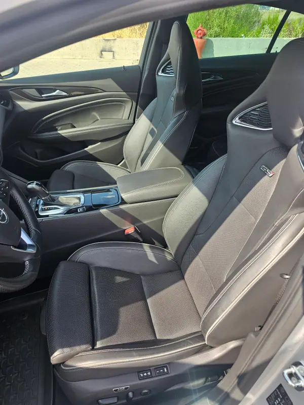 Opel Insignia Grand Sport 2018 - 29850 EUR, 86000 km - AUTO.MOTO.pt - 86000km - foto 8 de 15