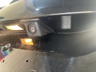 Peugeot 208 2018 - 8899 EUR, 106000 km - AUTO.MOTO.pt - 106000km - foto 23 de 42