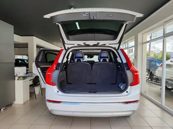 Volvo XC 90 2021 - 49950 EUR, 70500 km - AUTO.MOTO.pt - 70500km - foto 17 de 41