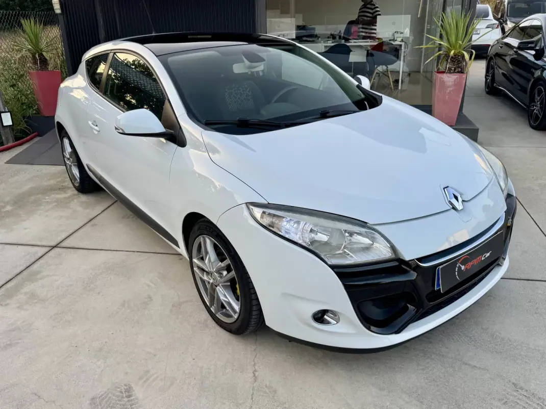 Renault Mégane Coupe 2012 - 7999 EUR, 199000 km - 199000km - foto 18 de 18