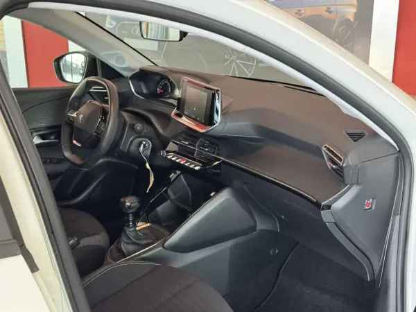 Peugeot 208 2022 - 14990 EUR, 46691 km - AUTO.MOTO.pt - 46691km - foto 15 de 21