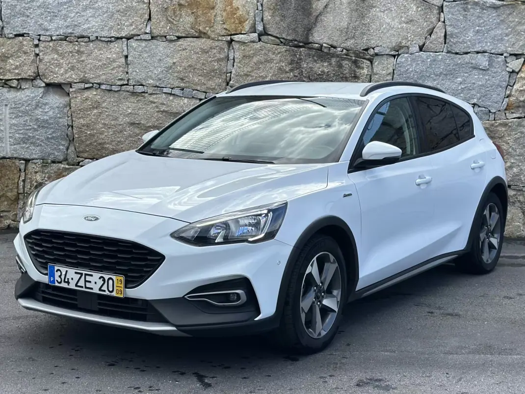 Ford Focus 2019 - 13990 EUR, 83000 km - AUTO.MOTO.pt - 83000km - foto 1 de 51