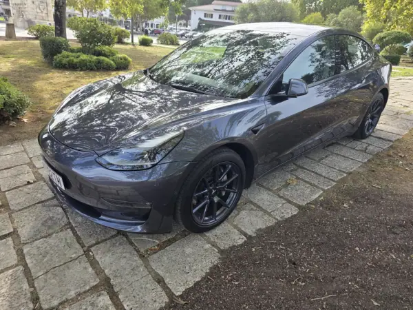 Tesla Model 3 2022 — foto 3 de 34