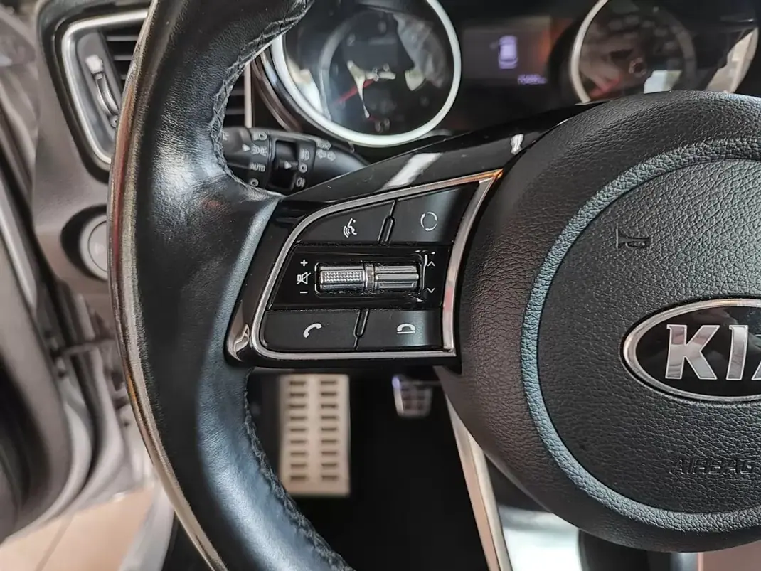 Kia Ceed SW 2019 - 18250 EUR, 70500 km - AUTO.MOTO.pt - 70500km - foto 25 de 35