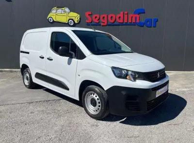 Peugeot 2019 - 12300 EUR, 92000 km - AUTO.MOTO.pt - 92000km - foto 3 de 19