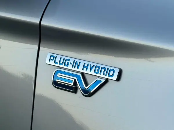 Mitsubishi Outlander 2021 — foto 3 de 37
