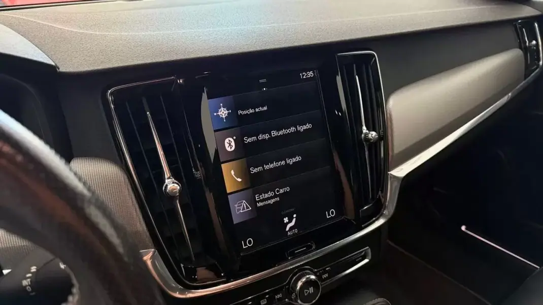 Volvo V90 2018 - 23990 EUR, 166090 km - AUTO.MOTO.pt - 166090km - foto 30 de 31