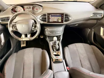 Peugeot 308 2017 - 13490 EUR, 166207 km - AUTO.MOTO.pt - 166207km - foto 10 de 21