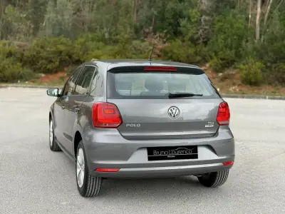 Volkswagen Polo 2017 - 10900 EUR, 152200 km - AUTO.MOTO.pt - 152200km - foto 4 de 28