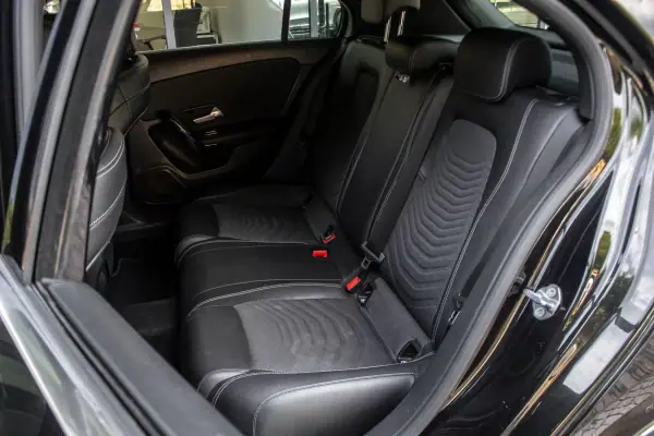 Mercedes-Benz A 180 2018 - 19450 EUR, 203998 km - AUTO.MOTO.pt - 203998km - foto 26 de 37