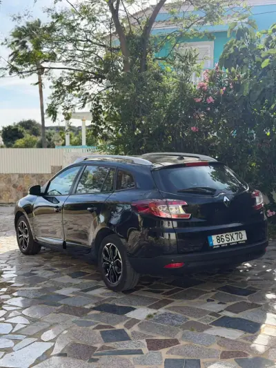 Renault Mégane 2014 - 9900 EUR, 97675 km - AUTO.MOTO.pt - 97675km - foto 4 de 9