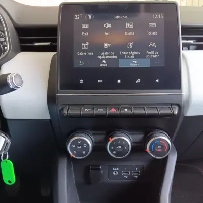 Renault Clio 2021 - 13900 EUR, 92481 km - 92481km - foto 15 de 21
