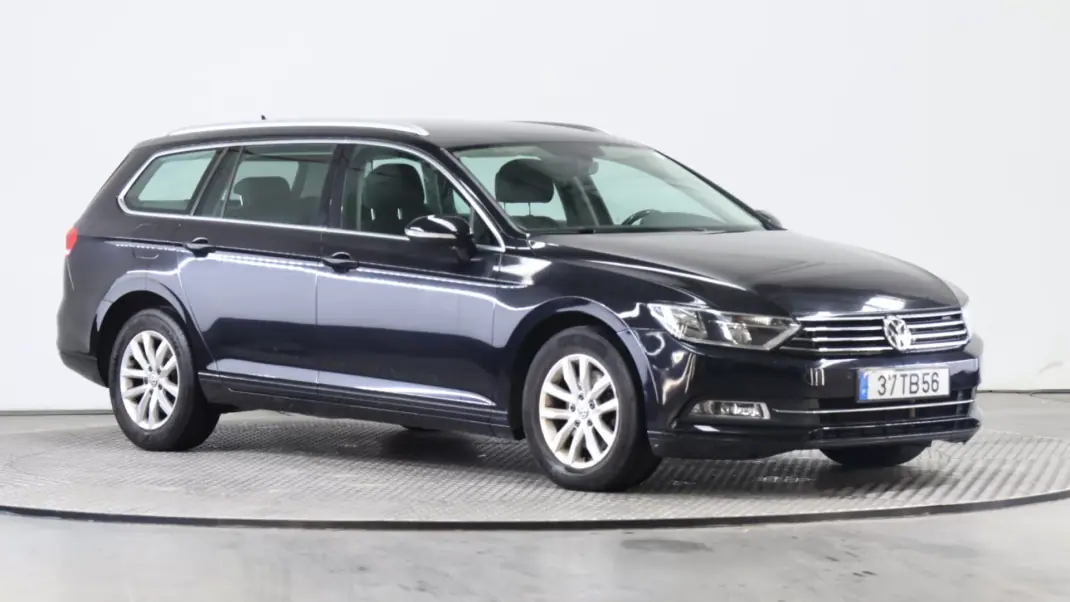 Volkswagen Passat Variant 2017 - 15999 EUR, 157121 km - AUTO.MOTO.pt - 157121km - foto 3 de 17