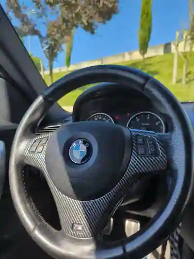 BMW 118 2011 - 10500 EUR, 337000 km - AUTO.MOTO.pt - 337000km - foto 7 de 15