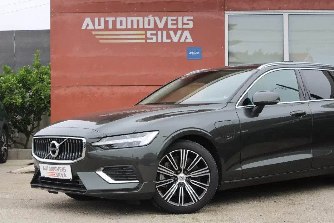 Volvo V60 2022 - 31990 EUR, 57000 km - AUTO.MOTO.pt - 57000km - foto 4 de 32