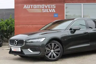 Volvo V60 2022 - 31990 EUR, 57000 km - AUTO.MOTO.pt - 57000km - foto 4 de 32