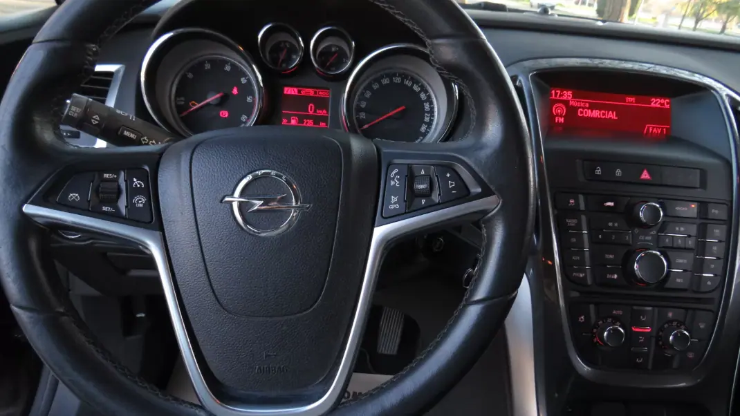 Opel Astra 2013 - 9800 EUR, 99000 km - 99000km - foto 10 de 16