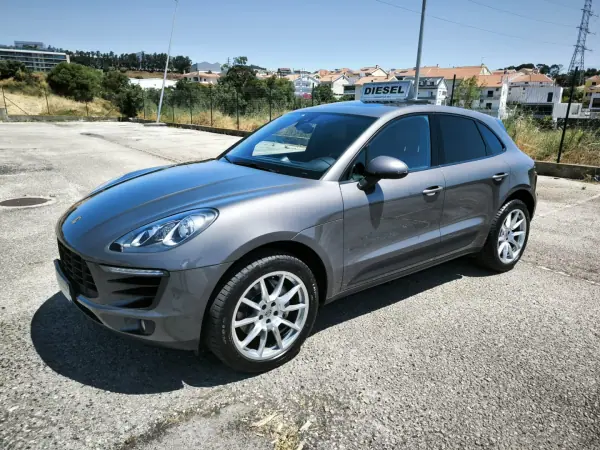 Porsche Macan 2014 - 42950 EUR, 177239 km - AUTO.MOTO.pt - 177239km - foto 18 de 59
