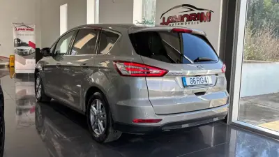 Ford S-Max 2016 - 16999 EUR, 170121 km - AUTO.MOTO.pt - 170121km - foto 4 de 35