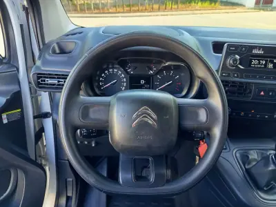 Citroën Berlingo 2020 - 11990 EUR, 81000 km - AUTO.MOTO.pt - 81000km - foto 14 de 16
