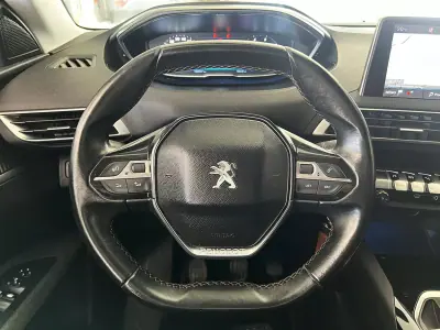 Peugeot 3008 2017 - 13800 EUR, 195973 km - AUTO.MOTO.pt - 195973km - foto 8 de 22