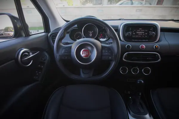 Fiat 500X 2016 - 13750 EUR, 141000 km - AUTO.MOTO.pt - 141000km - foto 16 de 35