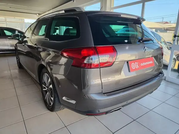 Citroën C5 Tourer 2017 - 9500 EUR, 248400 km - AUTO.MOTO.pt - 248400km - foto 7 de 38