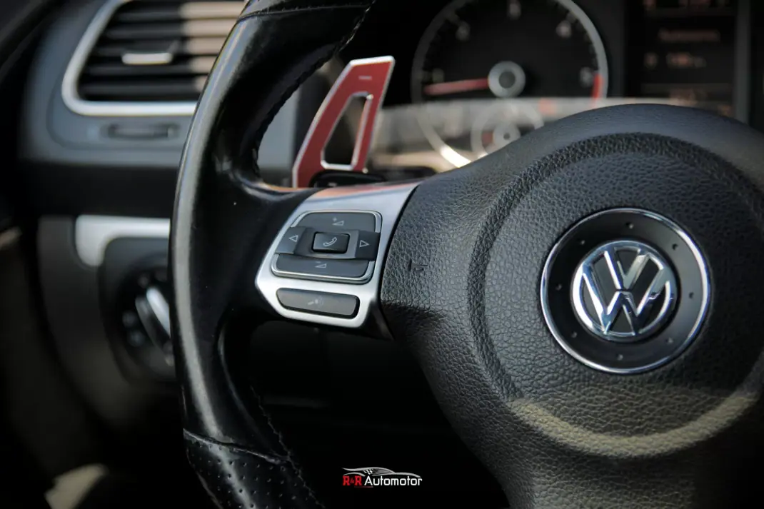 Volkswagen Scirocco 2010 - 12990 EUR, 255000 km - AUTO.MOTO.pt - 255000km - foto 26 de 36