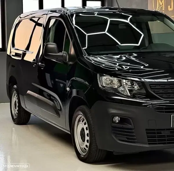 Peugeot PARTNER GIRAFON 2022 - 15999 EUR, 100086 km - AUTO.MOTO.pt - 100086km - foto 3 de 26