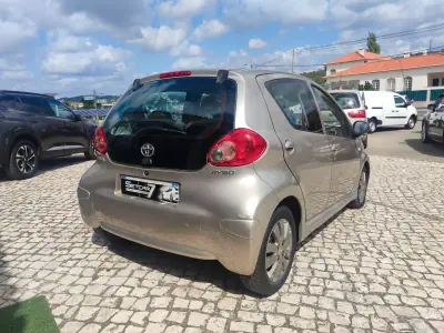 Toyota Aygo 2008 - 5990 EUR, 194000 km - AUTO.MOTO.pt - 194000km - foto 7 de 17