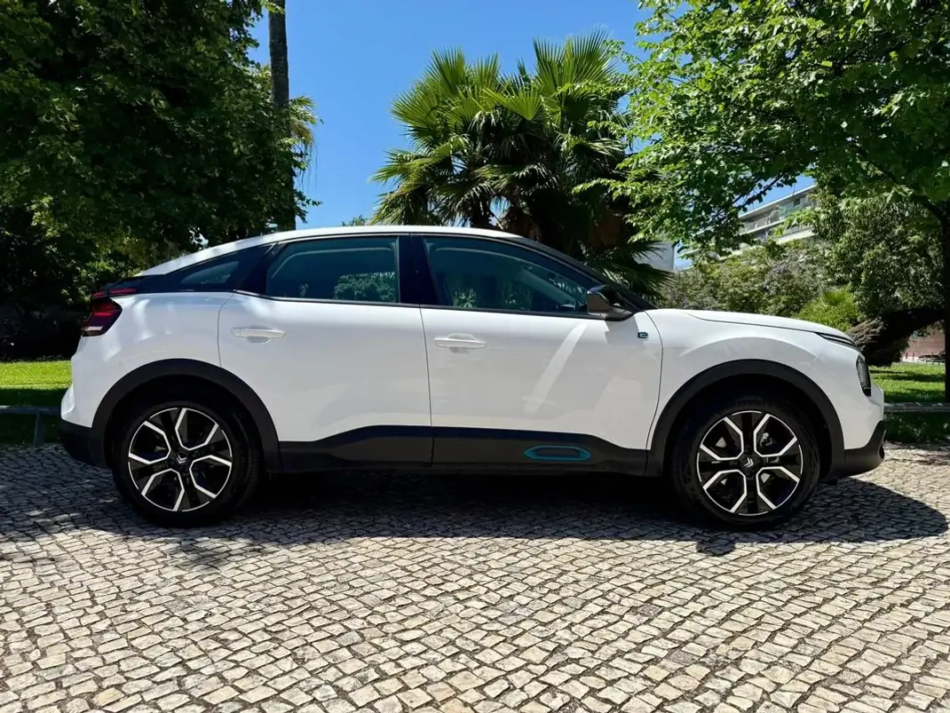Citroën e-C4 2023 - 19890 EUR, 33850 km - AUTO.MOTO.pt - 33850km - foto 9 de 39