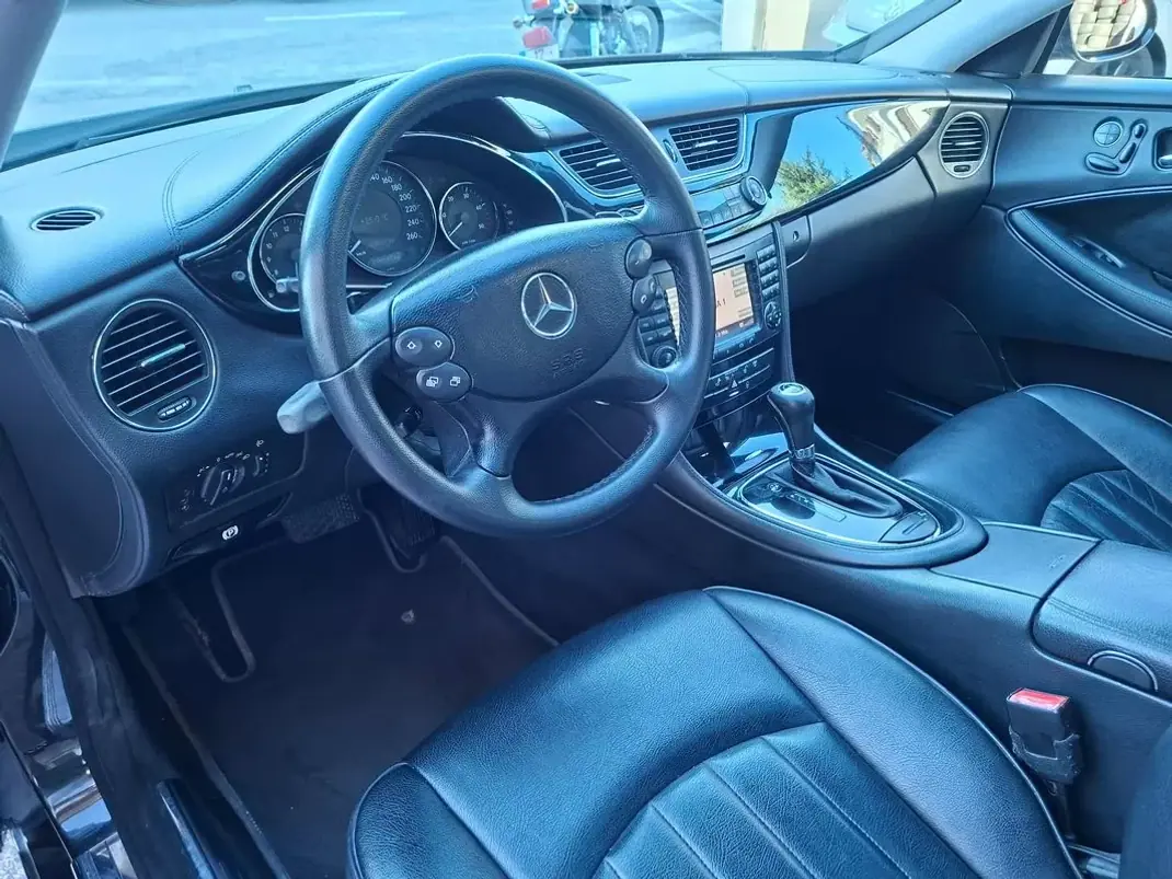 Mercedes-Benz CLS 320 2006 - 14900 EUR, 299952 km - 299952km - foto 23 de 38