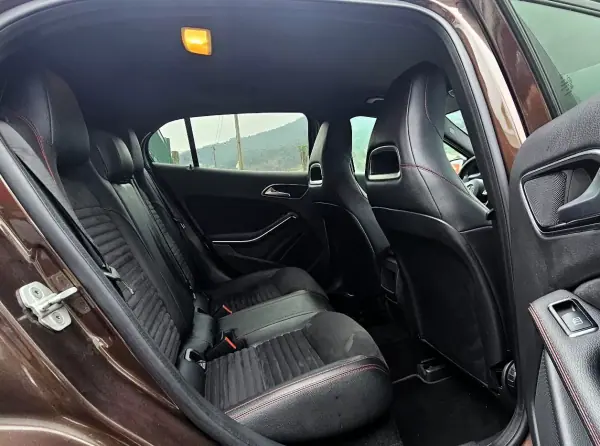 Mercedes-Benz GLA 180 2015 - 21500 EUR, 160000 km - AUTO.MOTO.pt - 160000km - foto 8 de 31